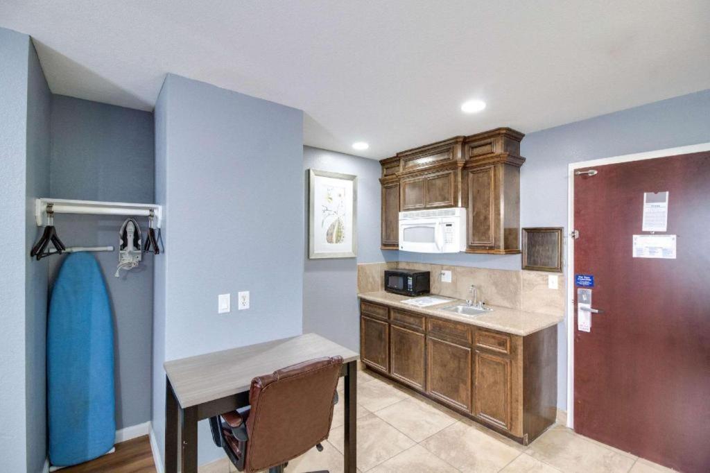 Rodeway Inn & Suites Port Arthur - Groves Εξωτερικό φωτογραφία